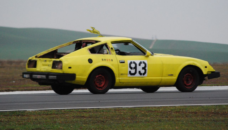 Illustration for article titled 24 Hours Of LeMons Arse Freeze-A-Palooza Über Gallery: Awesome Datsuns, Driven Nissans